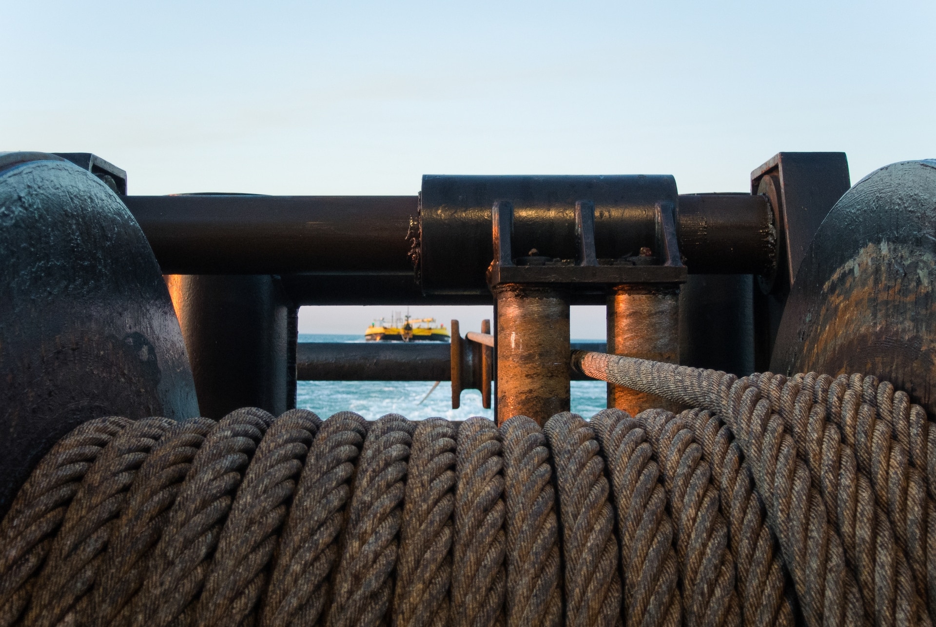 Tow winch and fairlead